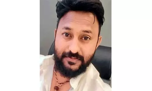 ഭജനക്കിടെ യുവാവ് കുഴഞ്ഞു വീണ് മരിച്ചു ഭജനക്കിടെ യുവാവ് കുഴഞ്ഞു വീണ് മരിച്ചു