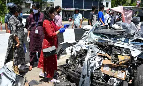 തൃശൂരിലെ വാഹനാപകടം: കുട്ടികൾ വന്നത് വീട്ടുകാരും കോളജ് അധികൃതരും അറിയാതെ തൃശൂരിലെ വാഹനാപകടം: കുട്ടികൾ വന്നത് വീട്ടുകാരും കോളജ് അധികൃതരും അറിയാതെ