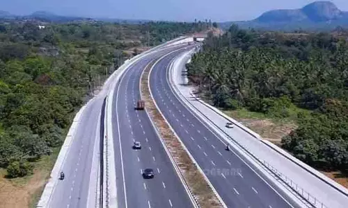 മരണക്കെണിയൊരുക്കി ദേശീയപാത: ഒറ്റദിവസം തൃ​ശൂ​രി​ൽ മ​രി​ച്ച​ത് 11 പേ​ർ