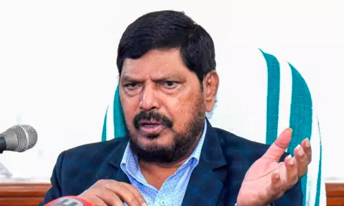 ഖാർഗെ വേദിയിലെ ശുദ്ധിക്രിയക്കെതിരെ കേന്ദ്ര മന്ത്രി അതാവലെ ഖാർഗെ വേദിയിലെ ശുദ്ധിക്രിയക്കെതിരെ കേന്ദ്ര മന്ത്രി അതാവലെ