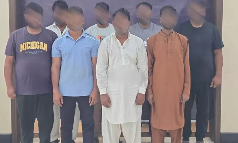 വാണിജ്യ കെട്ടിടത്തിൽ മോഷണം: എട്ട് പേർ അറസ്റ്റിൽ വാണിജ്യ കെട്ടിടത്തിൽ മോഷണം: എട്ട് പേർ അറസ്റ്റിൽ
