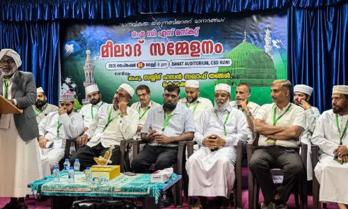 ‘പ്രവാചകാധ്യാപനങ്ങൾ മാതൃകയാക്കുക’