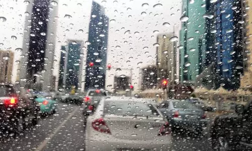 ഖത്തറിൽ മഴക്ക് സാധ്യത ഖത്തറിൽ മഴക്ക് സാധ്യത