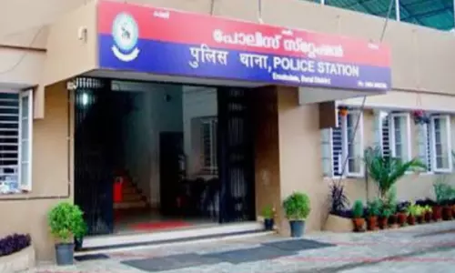 ടാക്സി ഡ്രൈവർക്ക് ക്രൂരമർദ്ദനം: കാലടി സ്റ്റേഷനിലെ എസ്.ഐ ഉൾപ്പെടെ നാല് പൊലീസുകാർക്ക് സസ്പെൻഷൻ