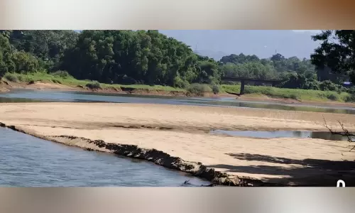 പുഴകൾ ഒഴുകുന്നില്ല; ആശങ്കയിൽ തീരവാസികൾ