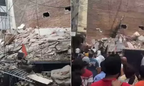 ഡല്ഹിയിൽ അഞ്ചുനില കെട്ടിടം തകർന്ന് വീണു; ഒരു മരണം, നാൽപതോളം പേര് കുടുങ്ങിക്കിടക്കുന്നതായി റിപ്പോർട്ട് ഡല്ഹിയിൽ അഞ്ചുനില കെട്ടിടം തകർന്ന് വീണു; ഒരു മരണം, നാൽപതോളം പേര് കുടുങ്ങിക്കിടക്കുന്നതായി റിപ്പോർട്ട്
