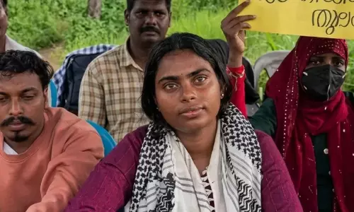 അനഘയുടെ സമരത്തിന് ഐക്യദാര്ഢ്യവുമായി സാംസ്കാരിക പ്രവർത്തകർ; സർക്കാർ ഉടൻ ഇടപെടണമെന്ന് ആവശ്യം അനഘയുടെ സമരത്തിന് ഐക്യദാര്ഢ്യവുമായി സാംസ്കാരിക പ്രവർത്തകർ; സർക്കാർ ഉടൻ ഇടപെടണമെന്ന് ആവശ്യം