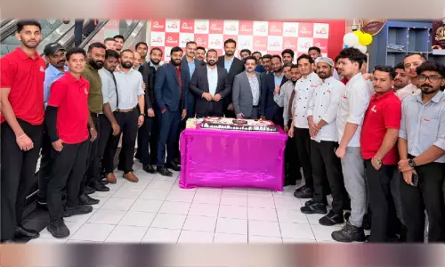 ഗ്രാൻഡ് എക്സ്പ്രസ് ഹൈപ്പർമാർക്കറ്റ് എസ്‌ദാൻ മാൾ വുകൈർ വാർഷികാഘോഷം