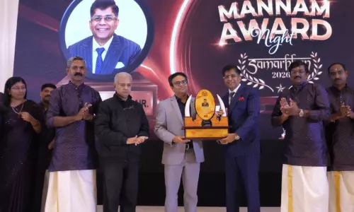 പമ്പാവാസൻ നായർക്ക് ‘സമർപ്പണം 2026’ മന്നം അവാർഡ് നൽകി ആദരിച്ചു
