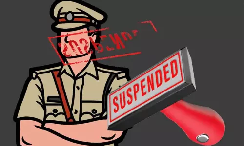 പ്രധാനമന്ത്രിക്കെതിരെ ഫേസ്ബുക്ക് പോസ്റ്റിട്ട പൊലീസ് ഉദ്യോഗസ്ഥക്ക് സസ്പെൻഷൻ പ്രധാനമന്ത്രിക്കെതിരെ ഫേസ്ബുക്ക് പോസ്റ്റിട്ട പൊലീസ് ഉദ്യോഗസ്ഥക്ക് സസ്പെൻഷൻ