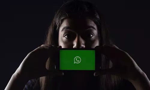 വാട്‌സ്ആപ്പിൽ അധിക്ഷേപവും ഭീഷണിയും: യുവതിക്ക് 15,000 ദിർഹം പിഴയും നെറ്റ്‌വർക്ക് വിലക്കും
