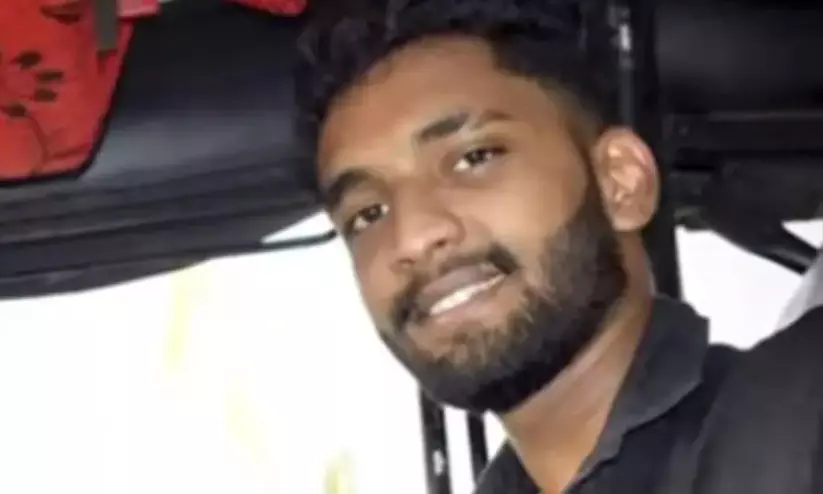ഇടുക്കിയിൽ അച്ഛൻ മകനെ ഇരുമ്പുവടി കൊണ്ട് അടിച്ചുകൊന്നു ഇടുക്കിയിൽ അച്ഛൻ മകനെ ഇരുമ്പുവടി കൊണ്ട് അടിച്ചുകൊന്നു