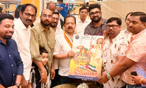 ആലപ്പുഴോത്സവം സുവനീർ പ്രകാശനം മന്ത്രി രമേശ് ചെന്നിത്തല നിർവഹിച്ചു