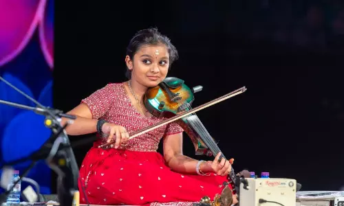 വയലിൻ വിസ്മയം തീർക്കാൻ ഗംഗ ശശിധരൻ ബഹ്റൈൻ കേരളീയ സമാജത്തിൽ വയലിൻ വിസ്മയം തീർക്കാൻ ഗംഗ ശശിധരൻ ബഹ്റൈൻ കേരളീയ സമാജത്തിൽ