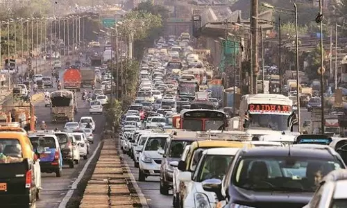 വാഹനത്തിൽ ഒരാൾ മാത്രം സഞ്ചരിച്ചാൽ ടാക്സ്; തിരക്ക് നിയന്ത്രിക്കാൻ മുംബൈയിൽ കൺജഷൻ നികുതി നിർദേശം