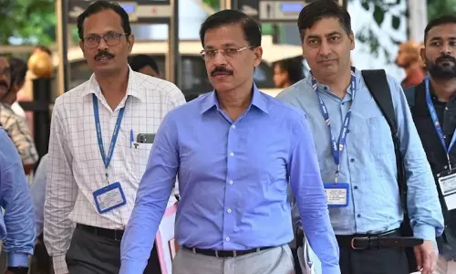പാറ്റ ശല്യം ഉൾപ്പെടെ ഗുരുതര വീഴ്ചകൾ; റെയിൽവേയിൽ ഭക്ഷണം നൽകുന്ന 20 സ്ഥാപനങ്ങളുടെ ലൈസൻസ് റദ്ദാക്കി