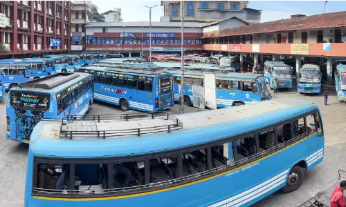 സർ, പാളയം ബസ് സ്റ്റാൻഡ് വഴിയൊന്ന് വരുമോ?