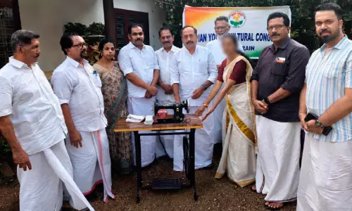രണ്ട് കുടുംബത്തിന് കൈത്താങ്ങായി ഐ.വൈ.സി.സി ബഹ്റൈൻ