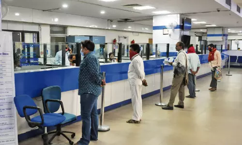 നാളെ മുതൽ മൂന്ന് ദിവസം ബാങ്കിടപാടുകൾ നടക്കില്ല: നാളെ രാജ്യവ്യാപക പണിമുടക്കുമായി ബാങ്ക് അസോസിയേഷനുകൾ നാളെ മുതൽ മൂന്ന് ദിവസം ബാങ്കിടപാടുകൾ നടക്കില്ല: നാളെ രാജ്യവ്യാപക പണിമുടക്കുമായി ബാങ്ക് അസോസിയേഷനുകൾ