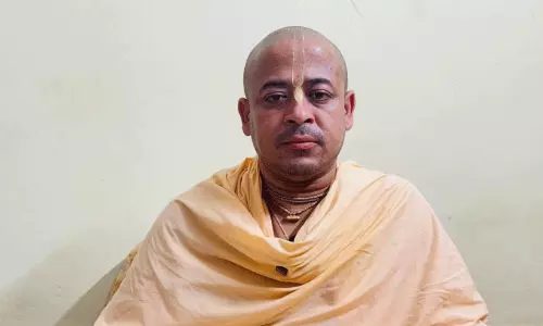 അമ്മയുടെ സംസ്‌കാര ചടങ്ങുകളിൽ പങ്കെടുക്കാൻ ചിന്മയി കൃഷ്ണ ദാസിന് അഞ്ച് മണിക്കൂർ പരോൾ അനുവദിച്ച് ബംഗ്ലാദേശ്