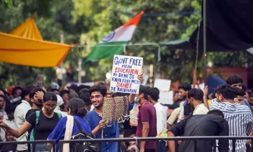 സി.ജെ.പി സമരത്തിൽ പങ്കെടുത്ത വിദ്യാർഥിക്ക് നോട്ടീസ്: എക്സിക്യൂട്ടിവ് മജിസ്ട്രേറ്റിന് സസ്പെൻഷൻ