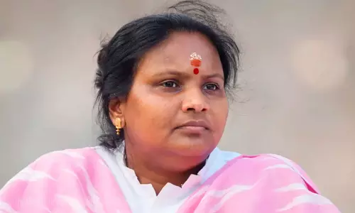 ചിറയിൻകീഴിലെ കൈയാങ്കളി; രമ്യ ഹരിദാസിനെ താക്കീത് ചെയ്യാൻ കെ.പി.സി.സി അന്വേഷണ കമീഷൻ ശിപാർശ ചിറയിൻകീഴിലെ കൈയാങ്കളി; രമ്യ ഹരിദാസിനെ താക്കീത് ചെയ്യാൻ കെ.പി.സി.സി അന്വേഷണ കമീഷൻ ശിപാർശ