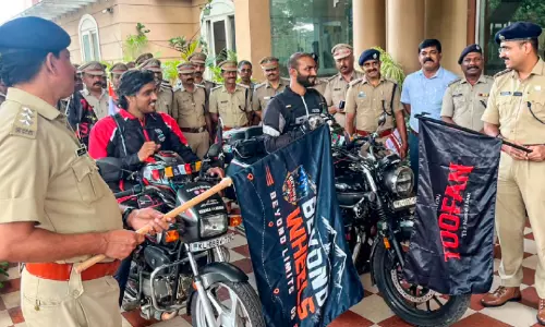 ഓപറേഷൻ തൂഫാൻ സന്ദേശവുമായി ഇരുചക്രവാഹനത്തിൽ കശ്മീരിലേക്ക് ഓപറേഷൻ തൂഫാൻ സന്ദേശവുമായി ഇരുചക്രവാഹനത്തിൽ കശ്മീരിലേക്ക്