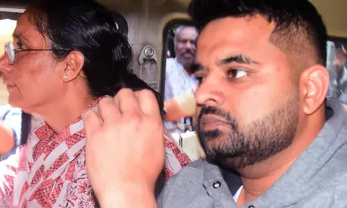 ജയിലിൽ നിന്ന് പിടിച്ചെടുത്ത പ്രജ്വൽ രേവണ്ണയുടെ ഫോണിൽ നിരവധി അശ്ലീല വിഡിയോകൾ; ഫോറൻസിക് റിപ്പോർട്ട് പുറത്ത്