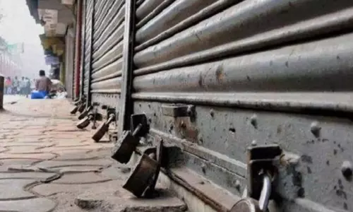 കൊണ്ടോട്ടിയിലെ ഗതാഗതപ്രശ്നം: വ്യാപാരികൾ പ്രക്ഷോഭത്തിലേക്ക് കൊണ്ടോട്ടിയിലെ ഗതാഗതപ്രശ്നം: വ്യാപാരികൾ പ്രക്ഷോഭത്തിലേക്ക്