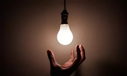 ഇന്ന് ഇരുട്ടിലാകില്ല, പവർകട്ടിന് താൽക്കാലികാശ്വാസം; റിയൽ ടൈം മാർക്കറ്റിൽ നിന്ന് 1024 മെഗാവാട്ട് വൈദ്യുതി എത്തിച്ചു ഇന്ന് ഇരുട്ടിലാകില്ല, പവർകട്ടിന് താൽക്കാലികാശ്വാസം; റിയൽ ടൈം മാർക്കറ്റിൽ നിന്ന് 1024 മെഗാവാട്ട് വൈദ്യുതി എത്തിച്ചു