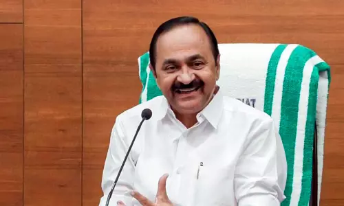 എല്ലാവരും മാങ്ങക്ക് കല്ലെറിഞ്ഞു, ഞാൻ മാങ്കുലയുടെ ഞെട്ടിനും; സ്കൂൾകാലത്തെ ഓർമകളുമായി മുഖ്യമന്ത്രി വി.ഡി. സതീശൻ