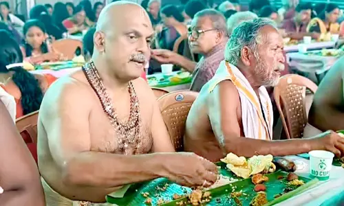 ആറന്മുള വള്ളസദ്യ