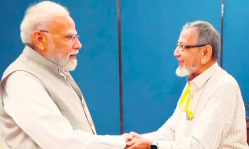 ബിജെപി എംഎൽഎയുമായി ബന്ധമുള്ള കമ്പനി ഭൂമി കയ്യേറി; മോദിക്കു മുന്നിൽ നീതിതേടി ആ പഴയ കൂട്ടുകാരൻ ബിജെപി എംഎൽഎയുമായി ബന്ധമുള്ള കമ്പനി ഭൂമി കയ്യേറി; മോദിക്കു മുന്നിൽ നീതിതേടി ആ പഴയ കൂട്ടുകാരൻ