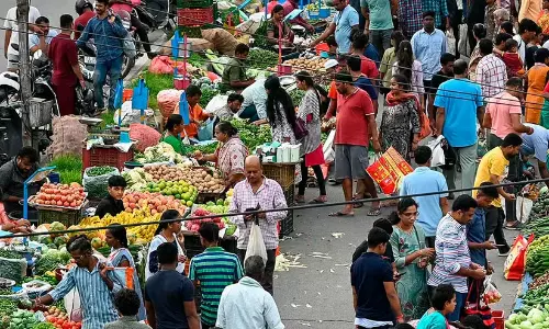 മൊത്തവില പണപ്പെരുപ്പം 9.92 ശതമാനമായി; ചില്ലറവില പണപ്പെരുപ്പം 4.82 ശതമാനമായി വർധിച്ചു മൊത്തവില പണപ്പെരുപ്പം 9.92 ശതമാനമായി; ചില്ലറവില പണപ്പെരുപ്പം 4.82 ശതമാനമായി വർധിച്ചു