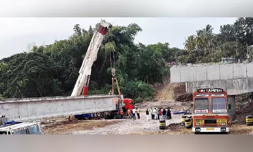 ഊട്ടറ പാലം നിർമാണം: ഗർഡറുകൾ സ്ഥാപിക്കാൻ തുടങ്ങി