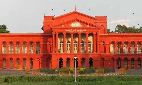 വന്ദേമാതരം രണ്ട് ചരണങ്ങളിൽ ചുരുക്കിയ നടപടി; കർണാടക സർക്കാറിനെതിരെ ഹൈകോടതിയിൽ ഹരജി