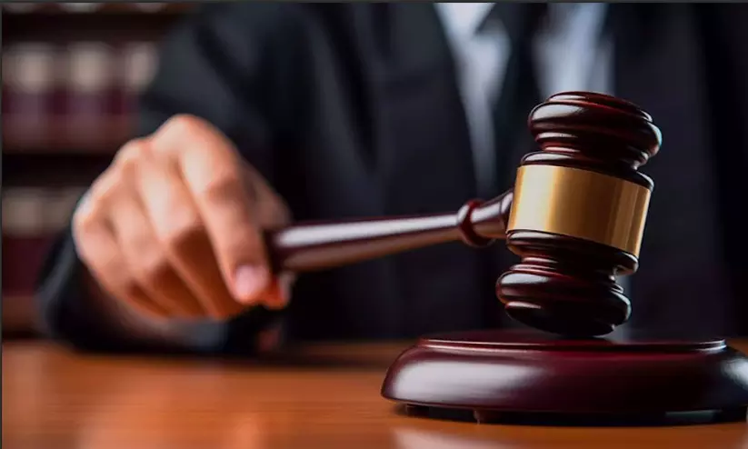 Madras High Court bench dismisses the case of political leaders KA Sengottaiyan and EV Velu. Madras High Court bench dismisses the case of political leaders KA Sengottaiyan and EV Velu.