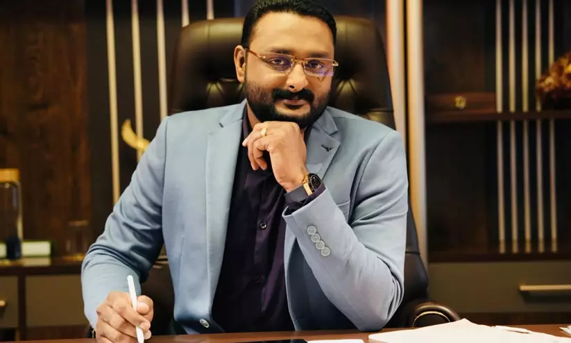 ആന്റോ അഗസ്റ്റിന്റെ വയനാട്ടിലെ വീട്ടിൽനിന്ന് 43 ലിറ്റർ വിദേശമദ്യം പിടികൂടി ആന്റോ അഗസ്റ്റിന്റെ വയനാട്ടിലെ വീട്ടിൽനിന്ന് 43 ലിറ്റർ വിദേശമദ്യം പിടികൂടി