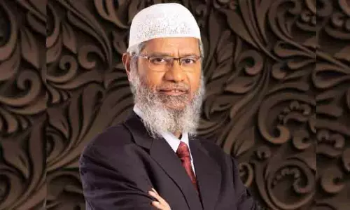 സാകിർ നായികിനെ വിട്ടുകിട്ടാൻ മലേഷ്യയുമായി ഇന്ത്യ ചർച്ച തുടരും സാകിർ നായികിനെ വിട്ടുകിട്ടാൻ മലേഷ്യയുമായി ഇന്ത്യ ചർച്ച തുടരും