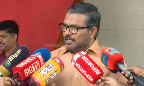 റിപ്പോർട്ടർ ചാനൽ റെയ്ഡ്: വി.ഡി. സതീശൻ താടി വെക്കാത്ത മോദിയാണെന്ന് തെളിയിച്ചതായി എം.ബി. രാജേഷ്