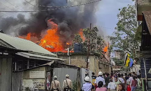 മണിപ്പൂർ കലാപം: രണ്ട് കുക്കി-സോ വനിതകൾ വെടിയേറ്റു മരിച്ചു; മൃതദേഹങ്ങൾ സംസ്കരിക്കാതെ പ്രതിഷേധിക്കാൻ ആഹ്വാനം