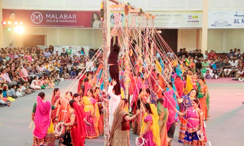 കലയും കണക്കും സമന്വയിക്കുന്ന ചരടു പിന്നിക്കളി നാളെ കലയും കണക്കും സമന്വയിക്കുന്ന ചരടു പിന്നിക്കളി നാളെ