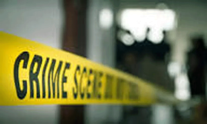 ഡൽഹിയിൽ 16കാരിയെ കൂട്ടബലാത്സംഗം ചെയ്ത് കുത്തി കൊലപ്പെടുത്തി; മൂന്ന് കൗമാരക്കാർ ഉൾപ്പെടെ നാല് പേർ പിടിയിൽ ഡൽഹിയിൽ 16കാരിയെ കൂട്ടബലാത്സംഗം ചെയ്ത് കുത്തി കൊലപ്പെടുത്തി; മൂന്ന് കൗമാരക്കാർ ഉൾപ്പെടെ നാല് പേർ പിടിയിൽ