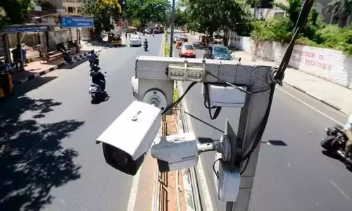 കെൽട്രോൺ കണക്ഷൻ വിച്ഛേദിച്ചു: സംസ്ഥാനത്ത് എ.ഐ കാമറകളുടെ പ്രവർത്തനം പൂർണമായി നിലച്ചു കെൽട്രോൺ കണക്ഷൻ വിച്ഛേദിച്ചു: സംസ്ഥാനത്ത് എ.ഐ കാമറകളുടെ പ്രവർത്തനം പൂർണമായി നിലച്ചു