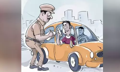 നിരത്തിലെ നിയമലംഘനം; നടപടി കടുപ്പിച്ച് പൊലീസ് നിരത്തിലെ നിയമലംഘനം; നടപടി കടുപ്പിച്ച് പൊലീസ്