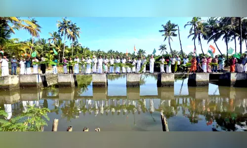സുബ്രഹ്മണ്യം കടവ് സ്ലൂയിസ് നിർമാണം; 45 ലക്ഷത്തിന്റെ പദ്ധതി പാഴാകുന്നു സുബ്രഹ്മണ്യം കടവ് സ്ലൂയിസ് നിർമാണം; 45 ലക്ഷത്തിന്റെ പദ്ധതി പാഴാകുന്നു