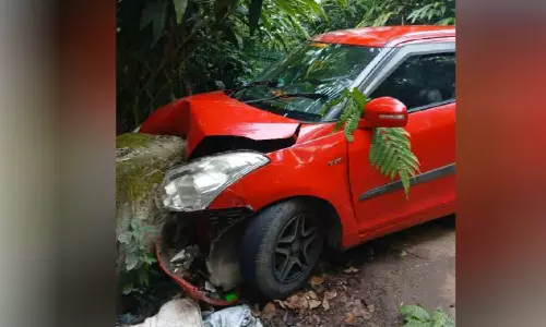 അപകടത്തിൽപെട്ടവർക്ക് രക്ഷകനായി സിവിൽ ഡിഫൻസ് അംഗം അപകടത്തിൽപെട്ടവർക്ക് രക്ഷകനായി സിവിൽ ഡിഫൻസ് അംഗം