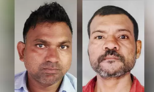 സ്വർണമാല രാസലായനിയിൽ മുക്കി തൂക്കം കുറച്ച് തട്ടിപ്പ്; ബിഹാർ സ്വദേശികൾ അറസ്റ്റിൽ സ്വർണമാല രാസലായനിയിൽ മുക്കി തൂക്കം കുറച്ച് തട്ടിപ്പ്; ബിഹാർ സ്വദേശികൾ അറസ്റ്റിൽ