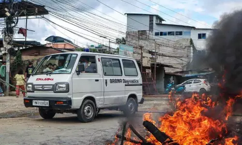 മണിപ്പൂർ ദുരിതാശ്വാസ ക്യാമ്പുകളിൽ 34 അസ്വാഭാവിക മരണങ്ങൾ: ചീഫ് സെക്രട്ടറിയോട് വിശദീകരണം തേടി സുപ്രീം കോടതി മണിപ്പൂർ ദുരിതാശ്വാസ ക്യാമ്പുകളിൽ 34 അസ്വാഭാവിക മരണങ്ങൾ: ചീഫ് സെക്രട്ടറിയോട് വിശദീകരണം തേടി സുപ്രീം കോടതി