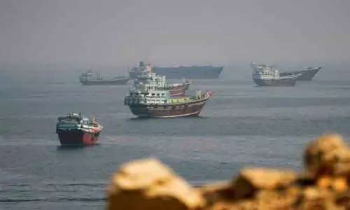 എന്തും സംഭവിക്കാം, ഇറാനെ തുടച്ചുനീക്കുന്നതിൽ തീരുമാനം ഉടനെന്ന് ട്രംപ്; ഹുർമുസിൽ ടോഗോ ടാങ്കർ ആക്രമിച്ചതായി ഐ.ആർ.ജി.സി